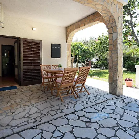 Svoboda 2 Apartment Silo (Krk)